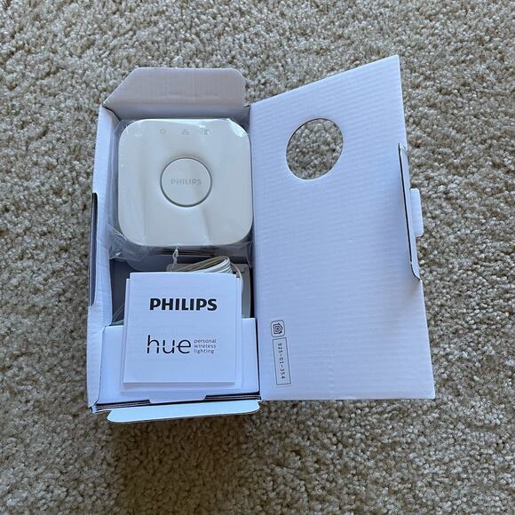 Philips Hue Bridge New In Box - Picture 2 of 9